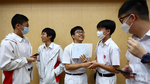 香港考評局首次統(tǒng)計(jì)內(nèi)地DSE考生數(shù)目，本屆1400人參與，近9成自修生！