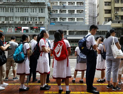 雙非港媽破防！后悔初一沒送娃回港讀書！初二插班難如登天！